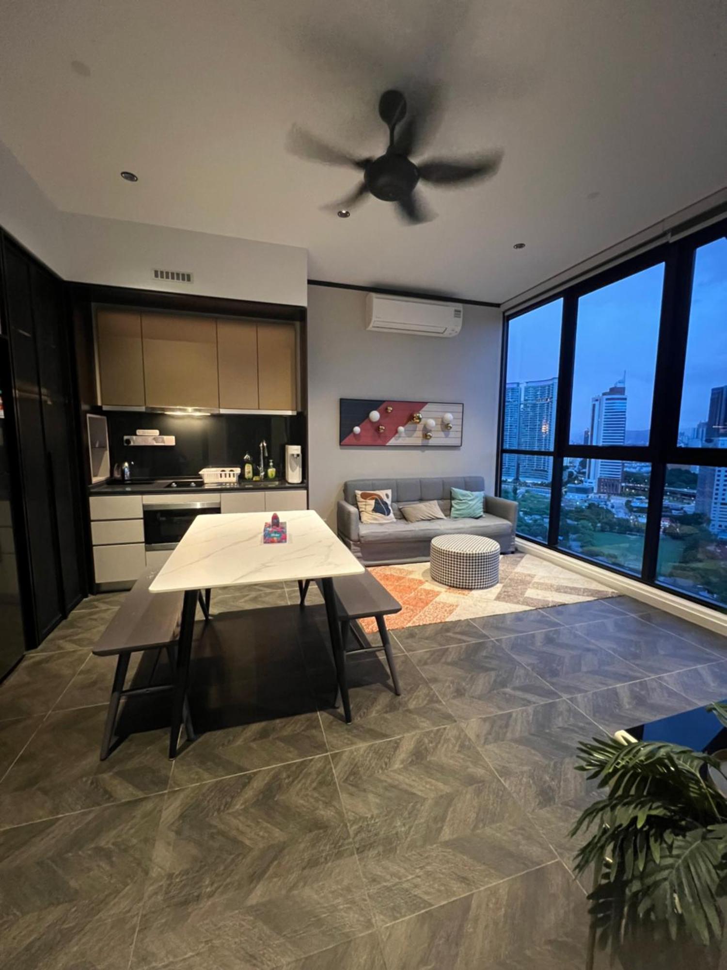 Scarletz Suites Kuala Lumpur By City Center Exterior photo